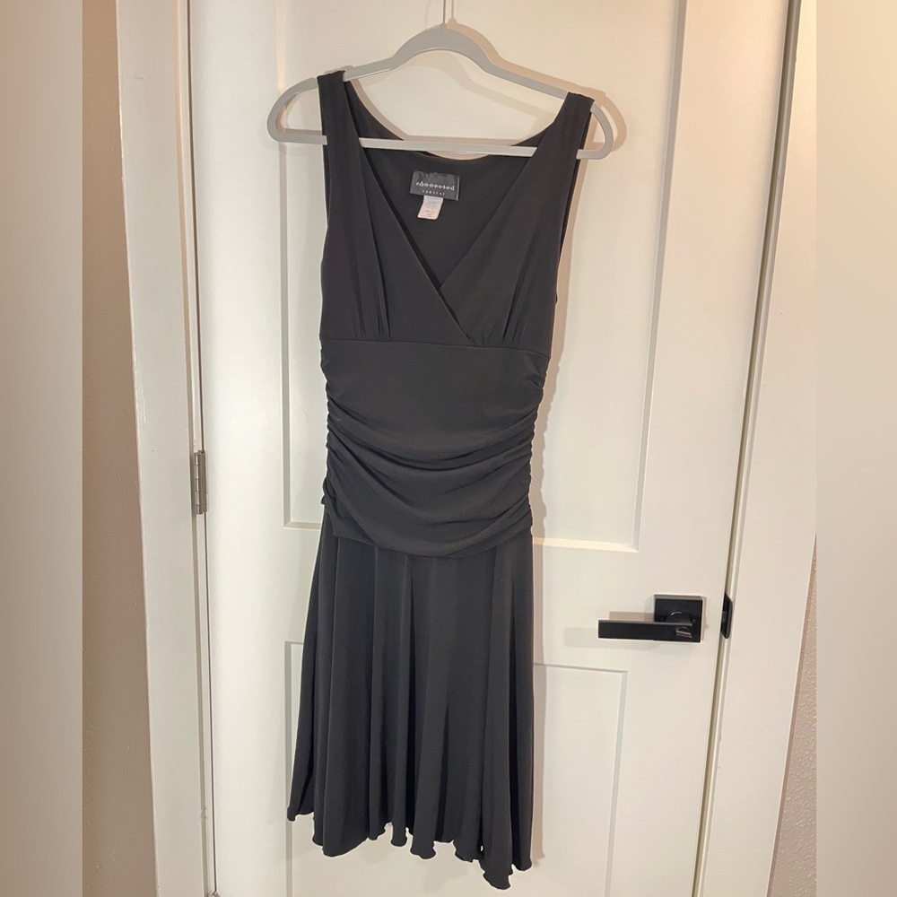 Black Sleeveless V-Neck Ruched Waist Dress